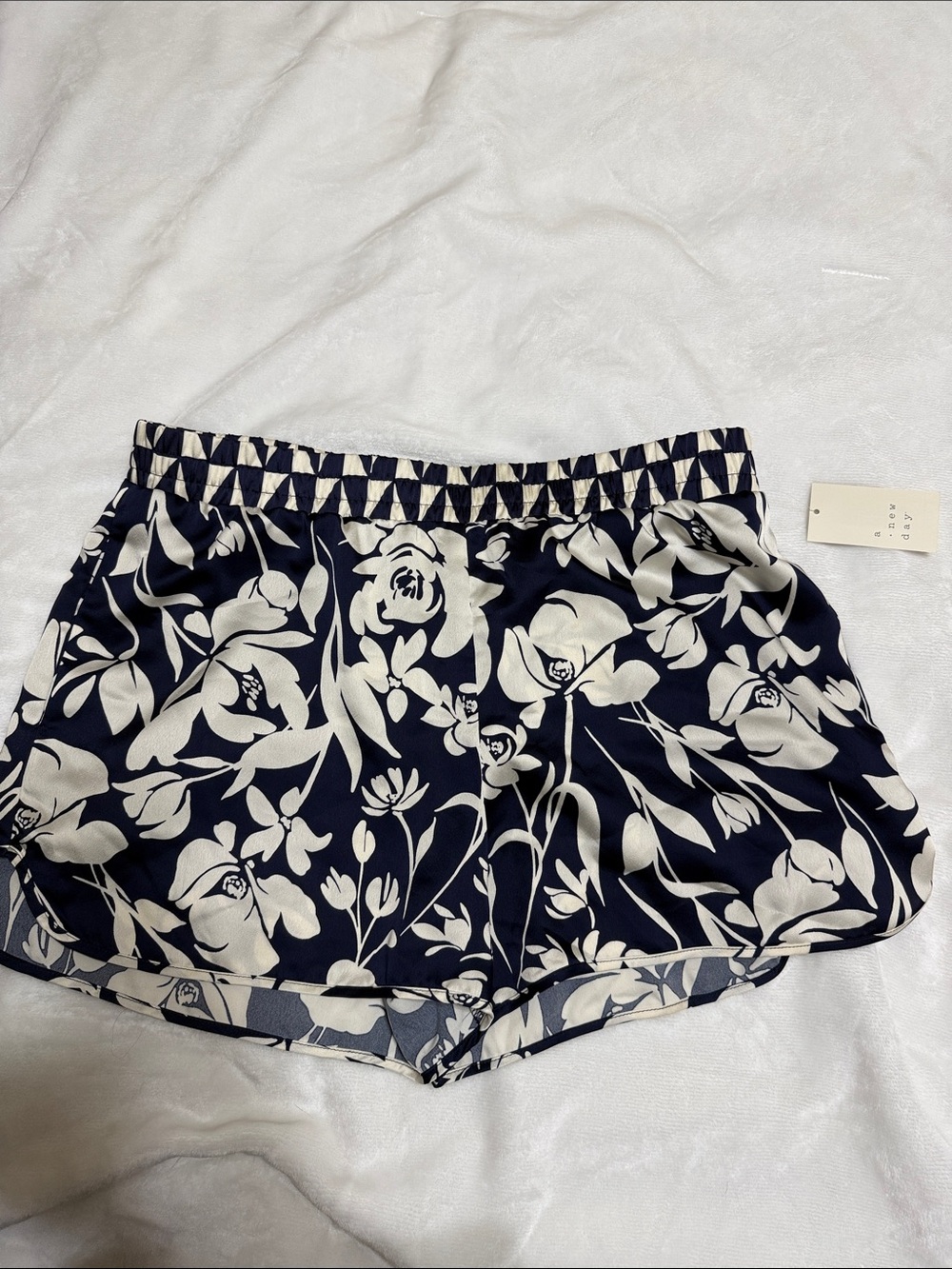 a new day Navy and White Floral Elastic-Waist Athletic Shorts